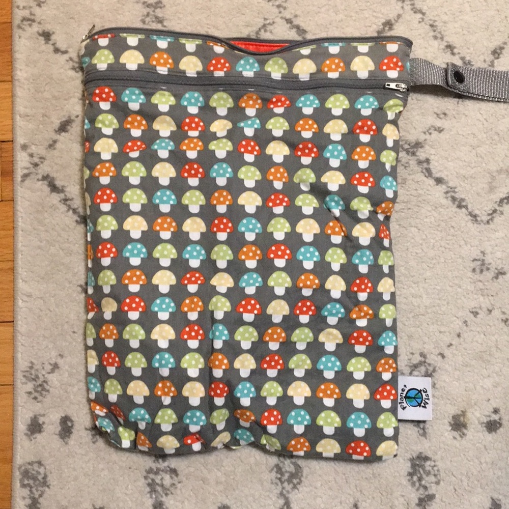 Planet Wise Wet Dry Bag Mushroom print